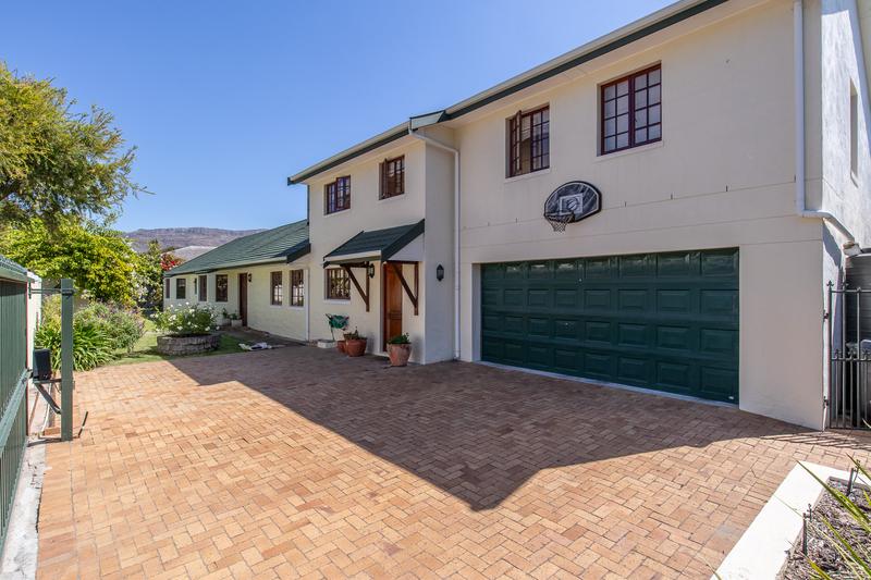 5 Bedroom Property for Sale in Tokai Western Cape